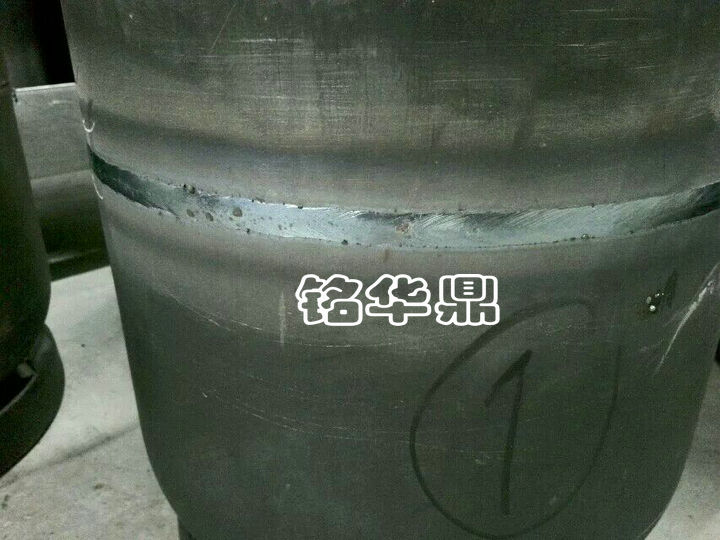 液化气瓶焊接机器.jpg